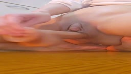 デカクリオナニー