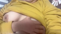 熟女巨乳昼間から