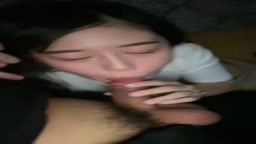 カラオケで可愛い子にフェラ　口内射精