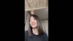 童顔スレンダーなのに剛毛な女の子