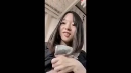 童顔スレンダーなのに剛毛な女の子