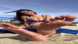 Showing bare Feet in Public [2] at the beach