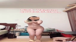 chinese girl R1R1go naked funny dancing