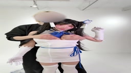 コスプレイヤーL