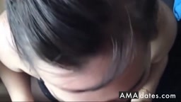 Une jeune amatrice de 18 ans suce comme une pro