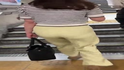 [no nudity] 街散歩　いい尻女