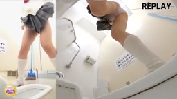 勢い抜群な限界おしっこ