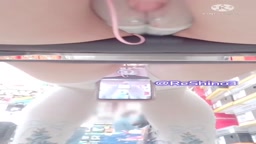 ドンキ？で露出オナ