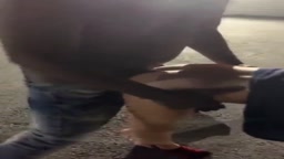 屋外で白人に種付けする黒人さん