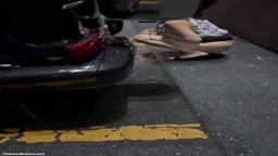 大人のお姉さんの野ション