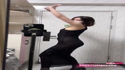 推特福利姬 小西西 最新定制福利 高颜值美女美乳嫩穴晃动不停 舞姿火辣令人沦陷其中无法自拔！