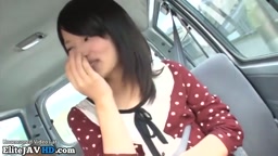 驚くほど可愛いベイビーが年上の男に犯される