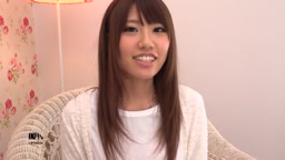 クビレ美巨乳のパイパン娘