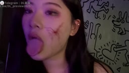 美乳お姉さん露出