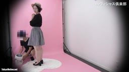 素人パンチラ in 個人撮影会 vol.140 清楚系白パン美女りほ