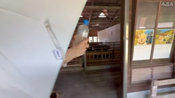 その粘ついた音