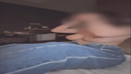 イケメン彼氏を全裸でソファに座らせてHカップの可愛い彼女さんをNTR