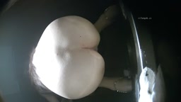 一对极品坚挺大奶玩跳蛋