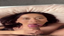 若いカップルがフェラして挿入