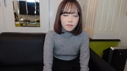 感度120％の20代貧乳パイパン娘に中出し