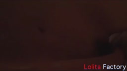 ちっぱい彼女とハメ撮り