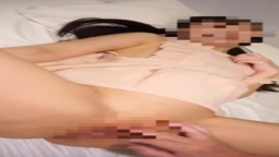 手マン　潮吹き