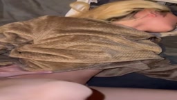 生外で手コキしてくれるギャル