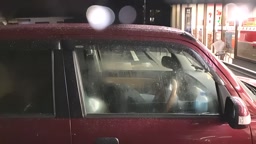 KO_こんびに 駐車場で.mp