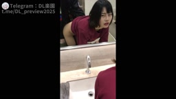 美乳お姉さん露出 3