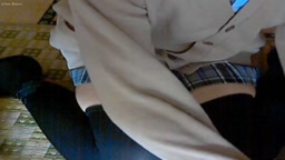 今日は普通の場所で制服配信wニーソもう一種類あるよw