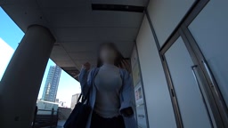 揺れる爆乳とはみ出る乳首がエロすぎぃ！役立たずブラがでっかいおっぱいを一生懸命支えてます！