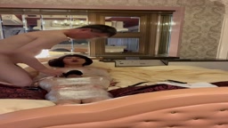 ラップで全身を固定された男の娘が電マで責められて射精させられる。