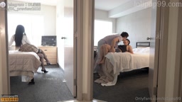 素人美乳お姉さん潮吹