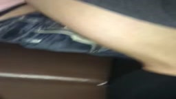 歌に合わせて腰振るギャル