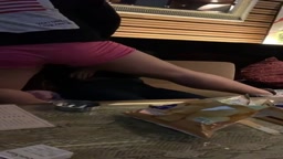 カラオケで友達がフェラしてる