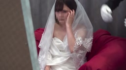 巨乳　デカ乳輪　着替え