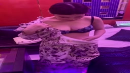 美月ちゃん　脱ぎ