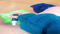 勃起クリトリスオナニー