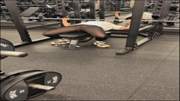 ジムでノーパントレーニング女隠し撮り