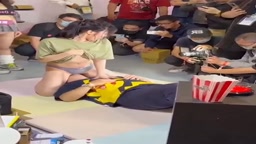 過激コスプレイベント　おさわり　海外