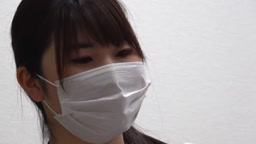 パンチラ見せつけ マスク美人