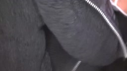 配達員の胸チラパンモロ