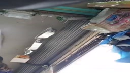 Adolescente Bajo Falda del Colegio