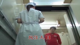 エレベーター内で悪戯