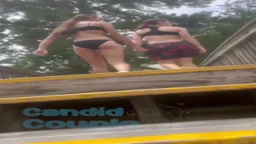 Adolescente Parque Acuatico