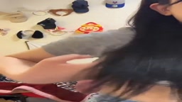 巨乳女子の髪ブラポロリ