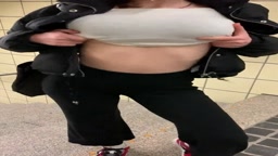 神スタイルの爆乳女子