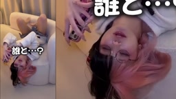 隙間パンチラ（スローズーム）