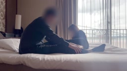 芸能人級スレンダー人妻NTR