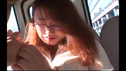 ナンパ車内 巨乳デブ眼鏡人妻もの AV 旧作